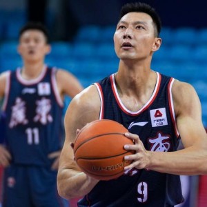 球王会官方-辽粤大战仅得3分阿联无奈苦笑 状态恢复仍需时日